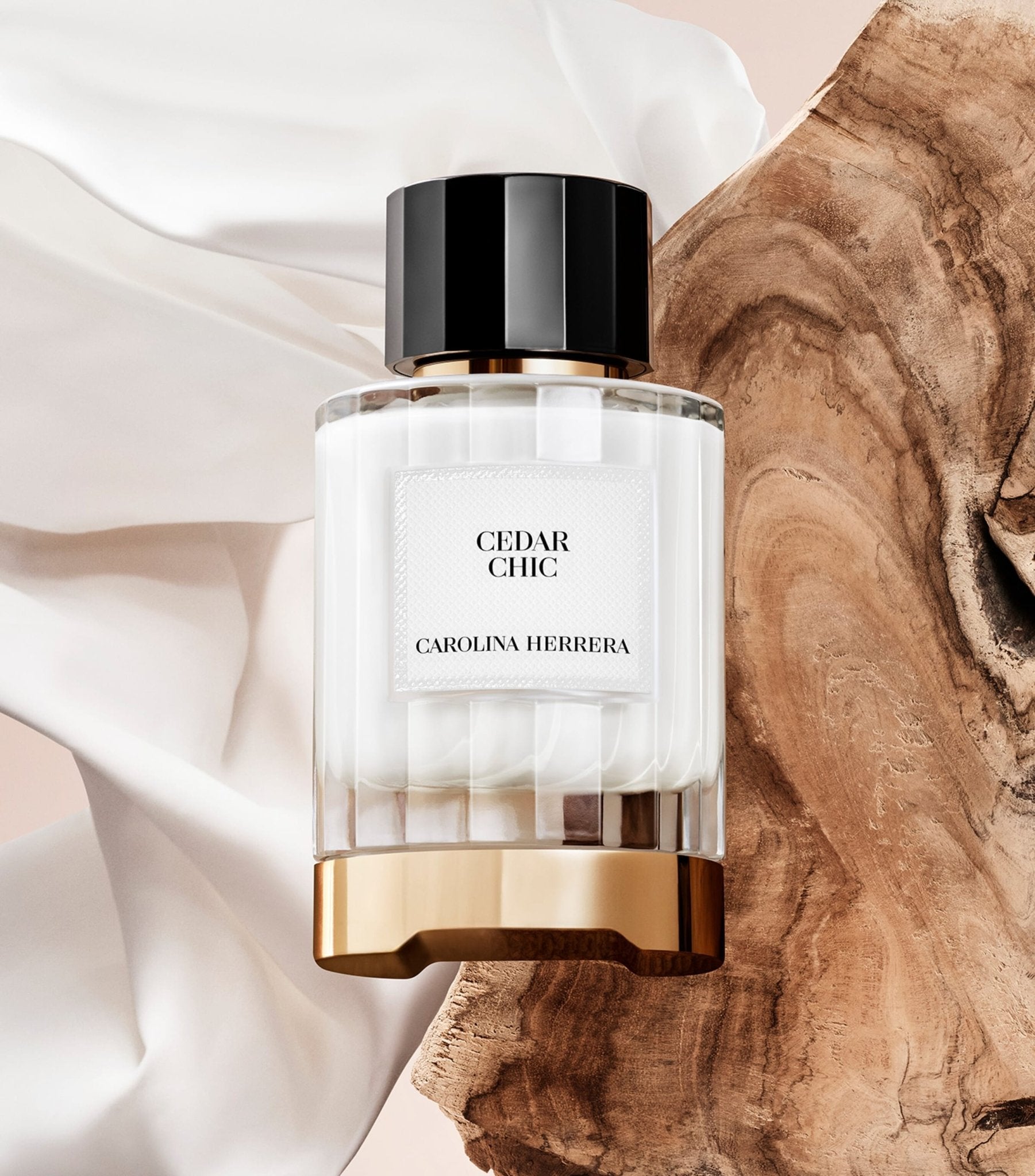 CAROLINA HERRERA CEDAR CHIC UNISEX EDP 100ML - Al Himyan Perfumes | عطور هميان | Oud & Luxury Fragrances - Carolina Herrera