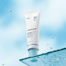 Medicube Zero Pore Moisture Sun Serum SPF50+PA++++ 50ml - Al Himyan Perfumes | عطور هميان | Oud & Luxury Fragrances - Medicube