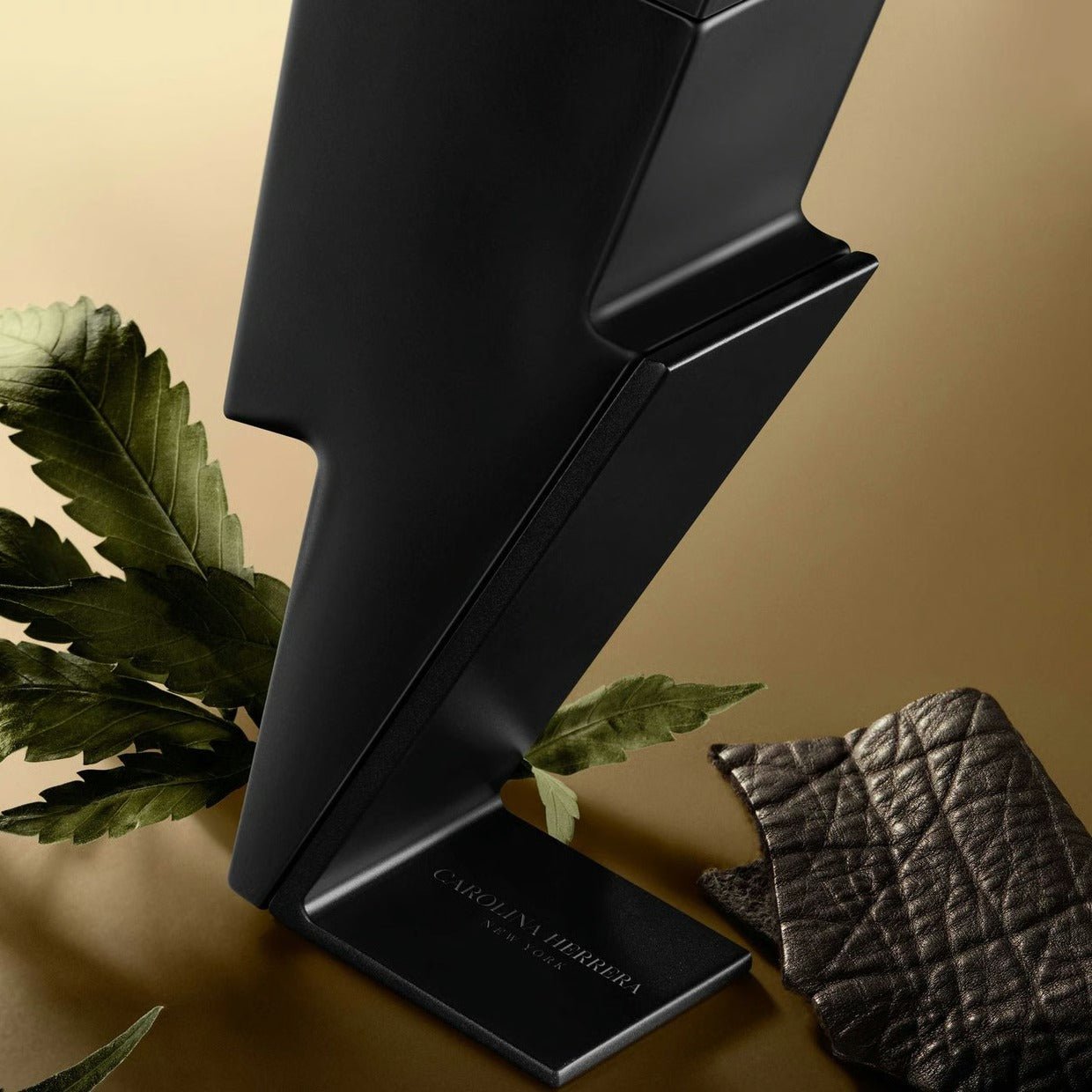 Carolina Herrera Bad Boy Le Parfum Eau De Parfum - Al Himyan Perfumes | عطور هميان | Oud & Luxury Fragrances - Carolina Herrera