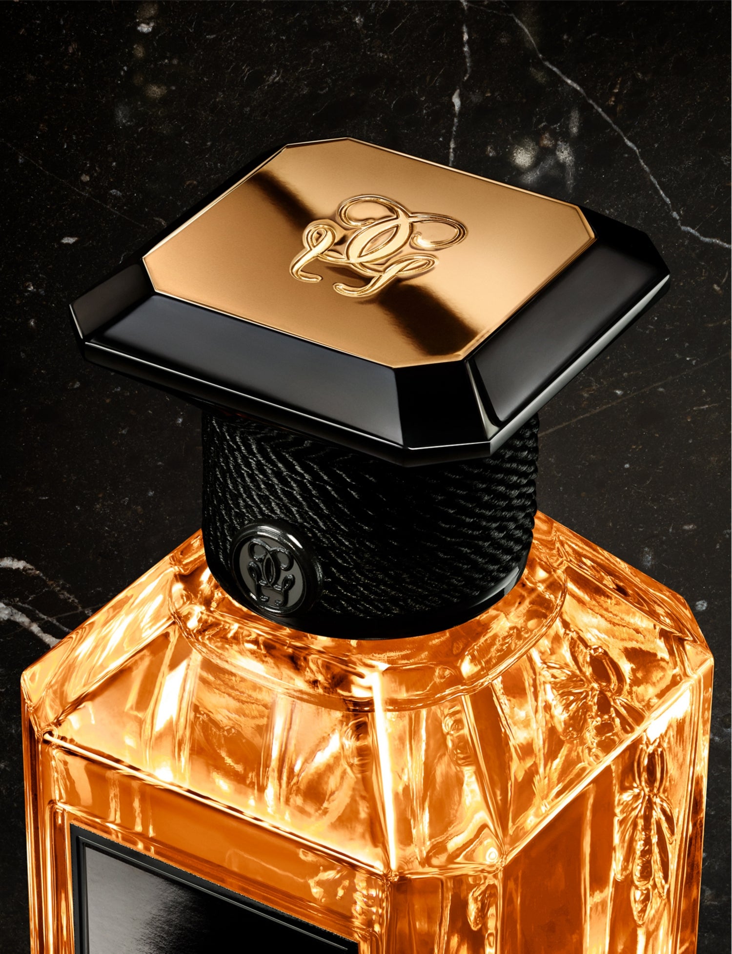 Guerlain Peche Mirage gold cap detail